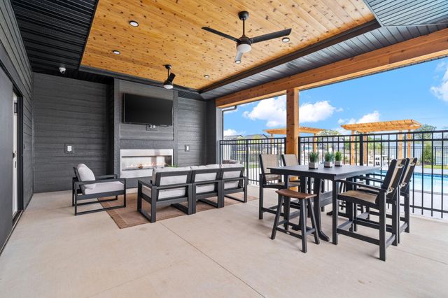 1120 Dundalk Trail, Woodbury, MN 55129