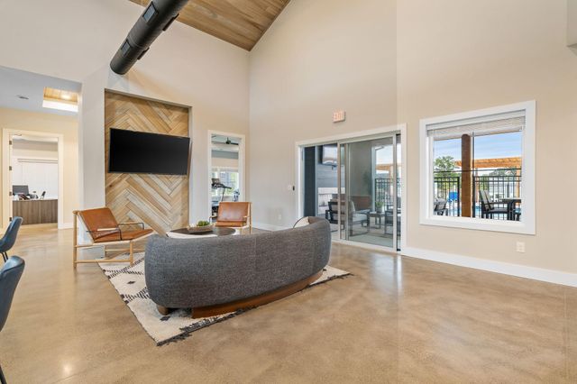 1120 Dundalk Trail, Woodbury, MN 55129