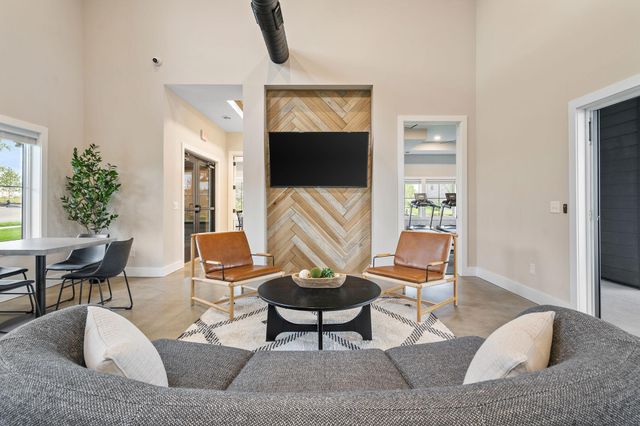 1120 Dundalk Trail, Woodbury, MN 55129