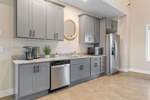 1120 Dundalk Trail, Woodbury, MN 55129