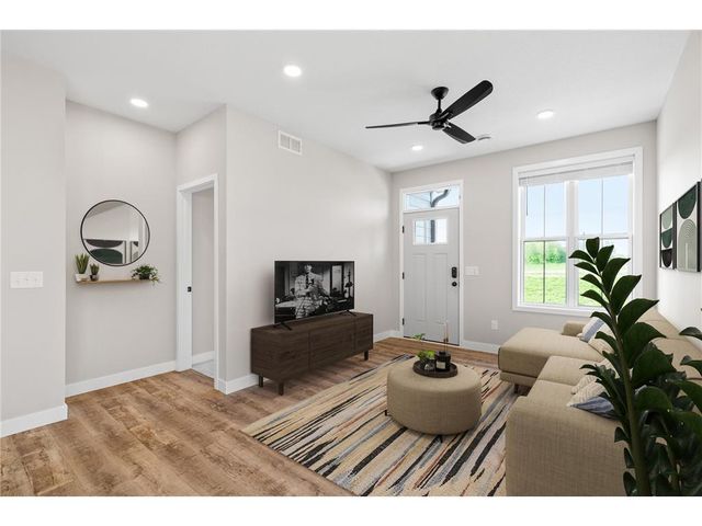 1120 Dundalk Trail, Woodbury, MN 55129