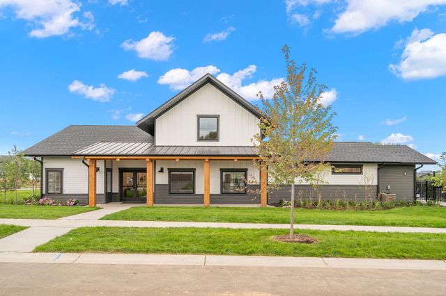 1120 Dundalk Trail, Woodbury, MN 55129