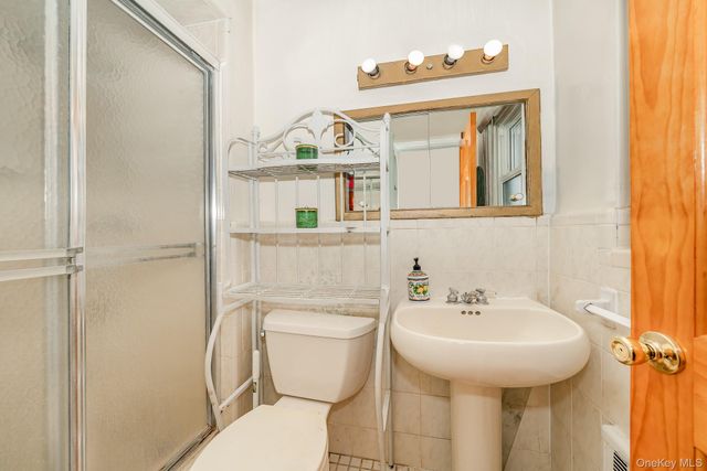 824 Lawrence Court, West Hempstead, NY 11552