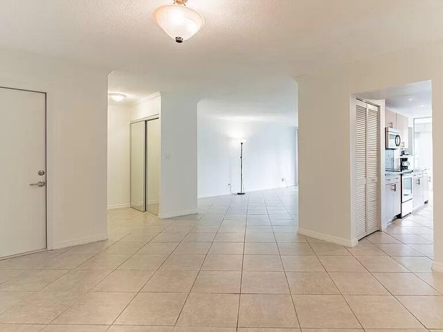 6901 Cypress Road C14, Plantation, FL 33317