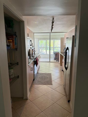 6901 Cypress Road C14, Plantation, FL 33317