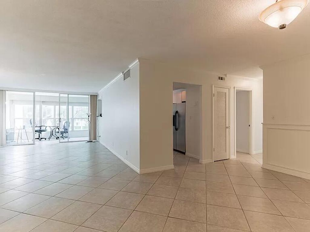 6901 Cypress Road C14, Plantation, FL 33317