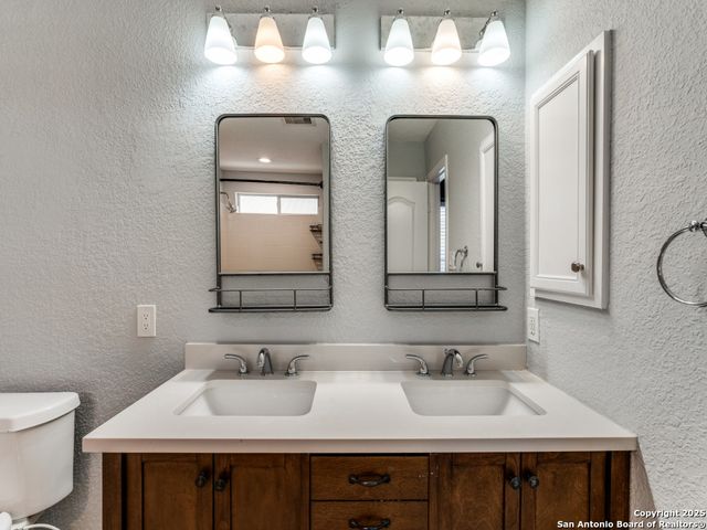 16739 Basin Oak, San Antonio, TX 78247
