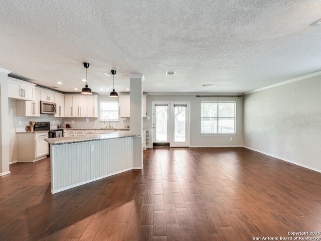 16739 Basin Oak, San Antonio, TX 78247