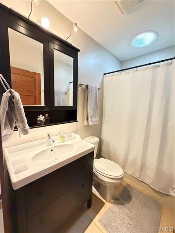 221 E Main Street, Greenville, IL 62246