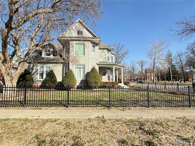 221 E Main Street, Greenville, IL 62246