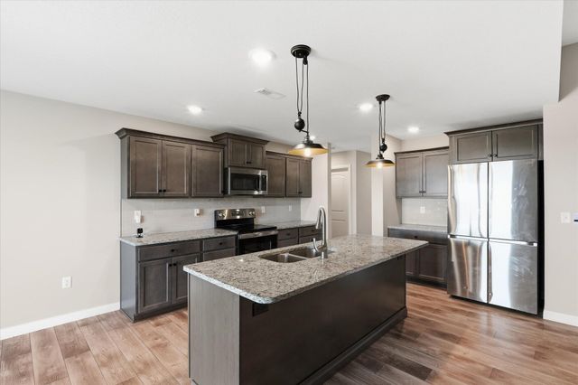 3407 YELLOWWOOD DR, Columbia, MO 65202