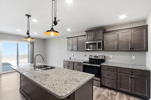 3407 YELLOWWOOD DR, Columbia, MO 65202