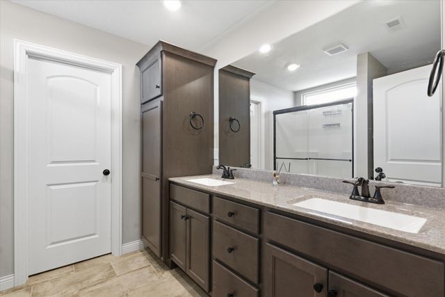 3407 YELLOWWOOD DR, Columbia, MO 65202