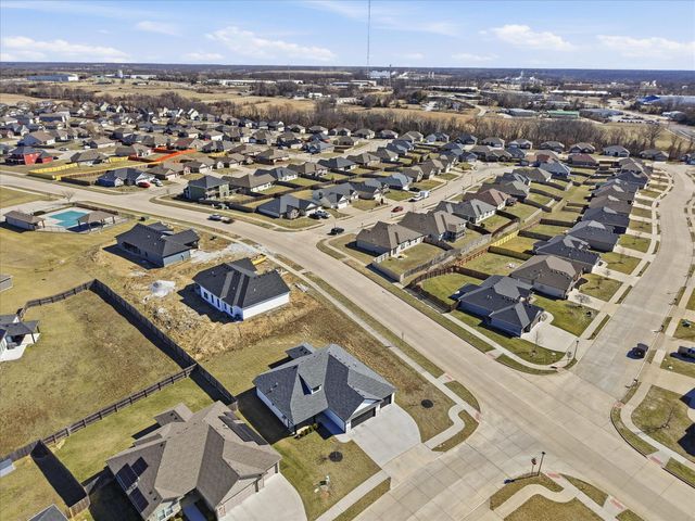 3407 YELLOWWOOD DR, Columbia, MO 65202