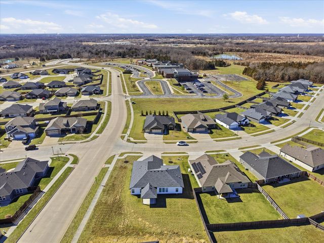 3407 YELLOWWOOD DR, Columbia, MO 65202