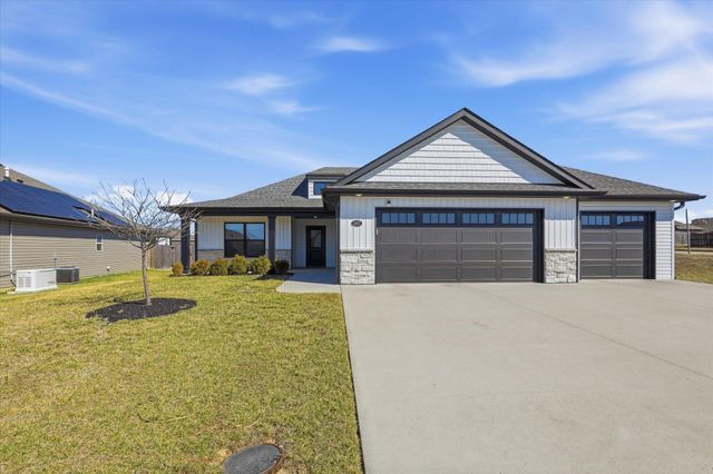 3407 YELLOWWOOD DR, Columbia, MO 65202