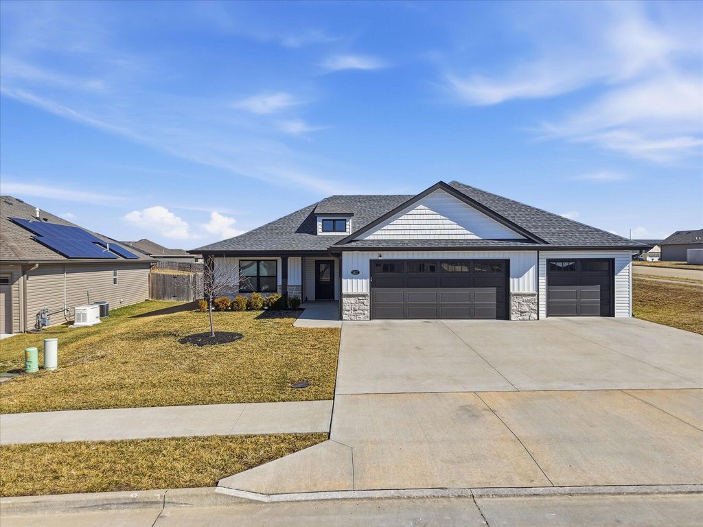 3407 YELLOWWOOD DR, Columbia, MO 65202