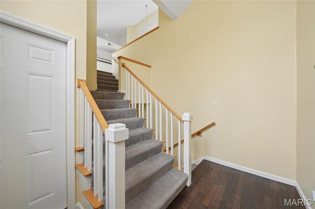1848 Ridgeview Circle Drive, Ballwin, MO 63021