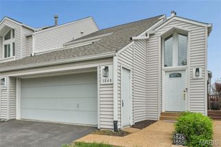 1848 Ridgeview Circle Drive, Ballwin, MO 63021