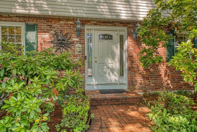 21 Tosca Drive, Brockton, MA 02301