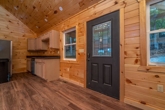 10 Birdsong Trail, Zoe, KY 41397