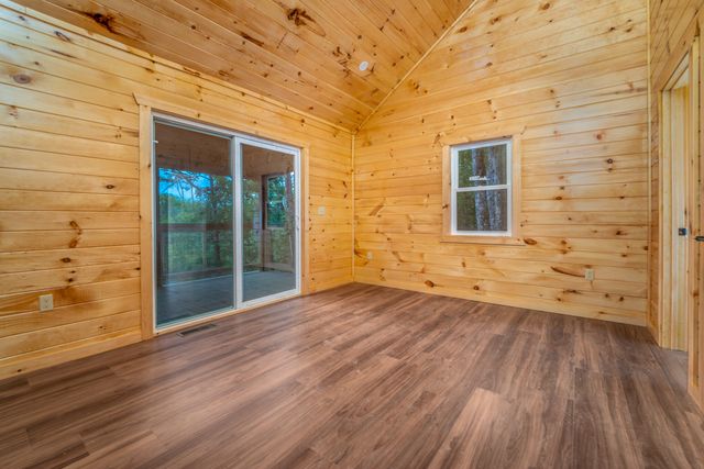 10 Birdsong Trail, Zoe, KY 41397