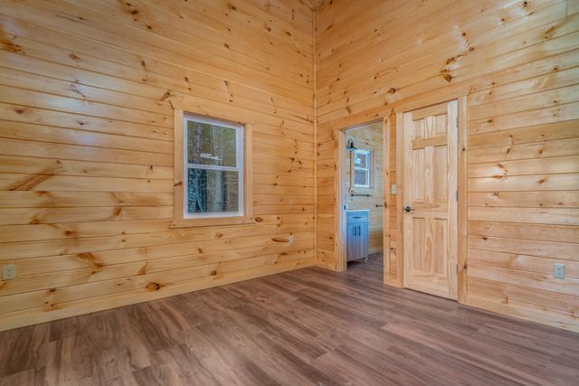 10 Birdsong Trail, Zoe, KY 41397