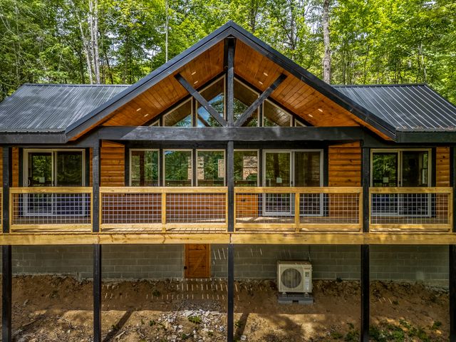 10 Birdsong Trail, Zoe, KY 41397