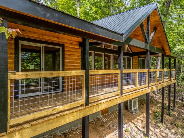 10 Birdsong Trail, Zoe, KY 41397
