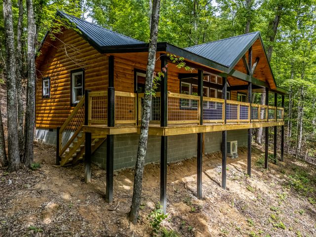 10 Birdsong Trail, Zoe, KY 41397