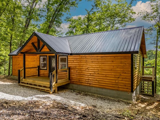 10 Birdsong Trail, Zoe, KY 41397