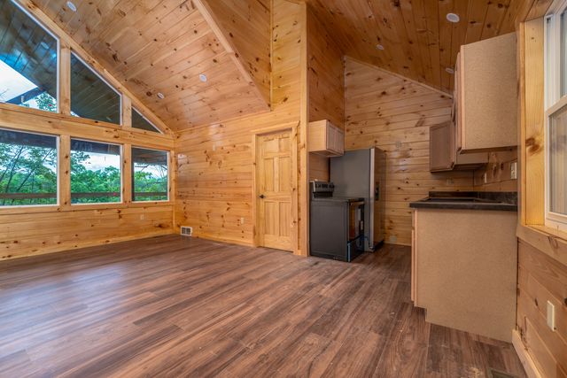 10 Birdsong Trail, Zoe, KY 41397