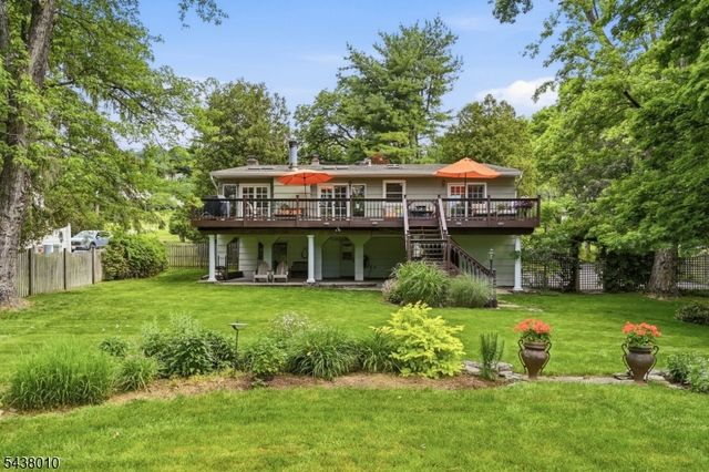 38 W Main St, Mendham Twp., NJ 07945