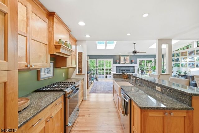 38 W Main St, Mendham Twp., NJ 07945