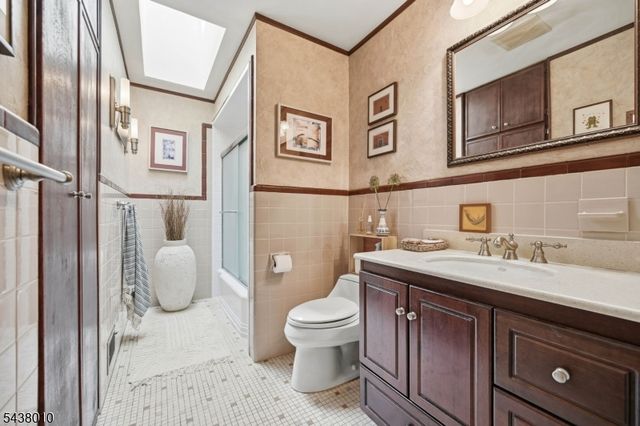 38 W Main St, Mendham Twp., NJ 07945