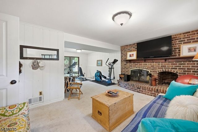 38 W Main St, Mendham Twp., NJ 07945
