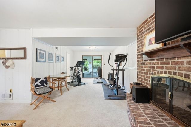 38 W Main St, Mendham Twp., NJ 07945