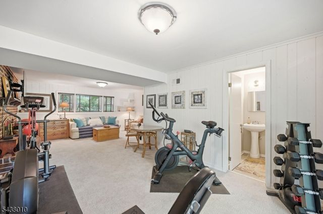 38 W Main St, Mendham Twp., NJ 07945
