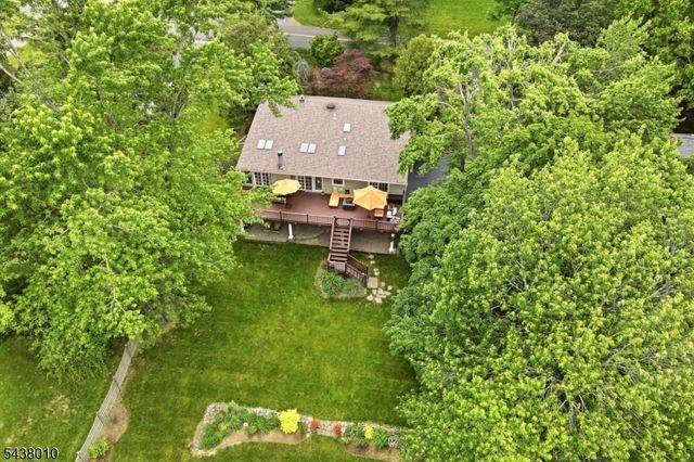38 W Main St, Mendham Twp., NJ 07945
