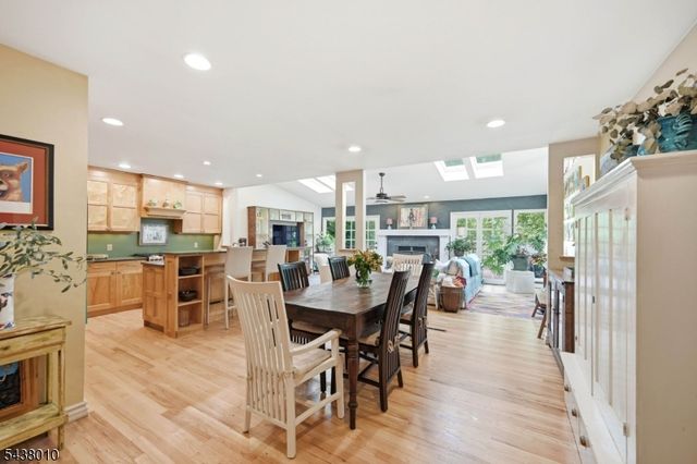 38 W Main St, Mendham Twp., NJ 07945