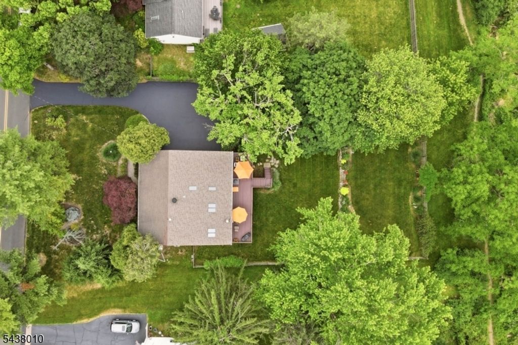 38 W Main St, Mendham Twp., NJ 07945
