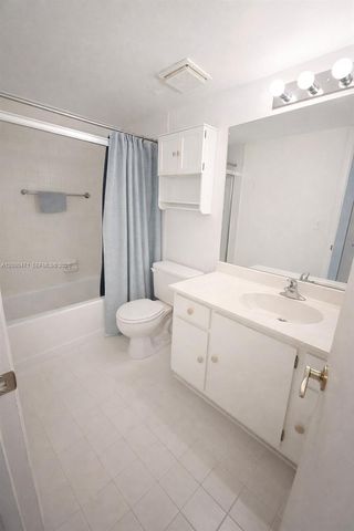 6475 W Oakland Park Blvd 308, Lauderhill, FL 33313