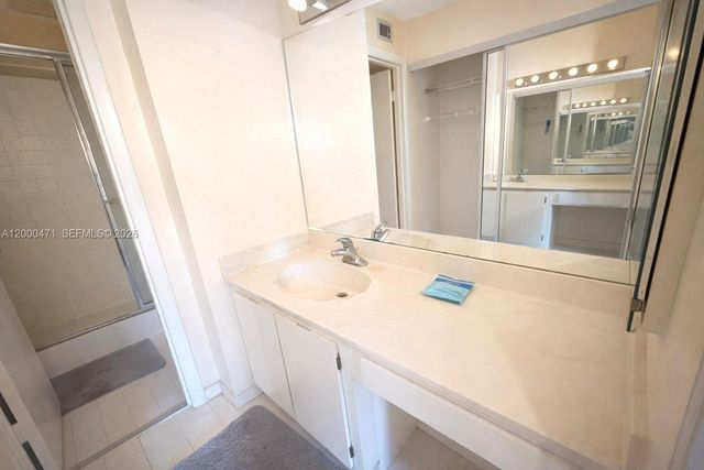 6475 W Oakland Park Blvd 308, Lauderhill, FL 33313