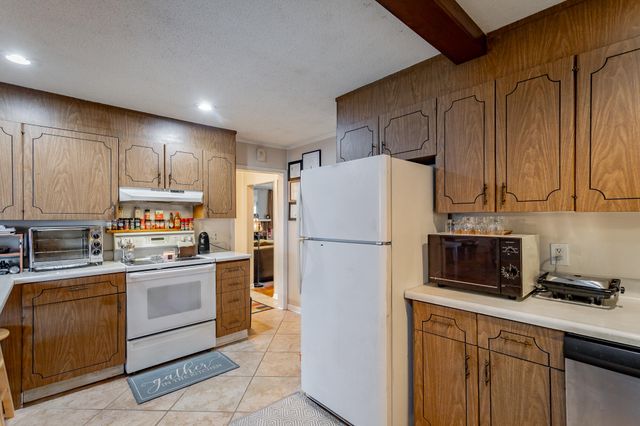 2001 Tombras Avenue, Chattanooga, TN 37412