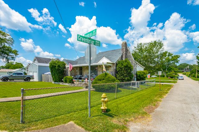 2001 Tombras Avenue, Chattanooga, TN 37412