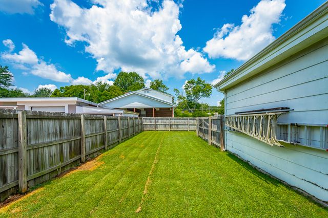 2001 Tombras Avenue, Chattanooga, TN 37412