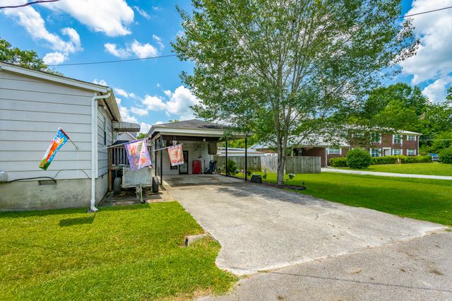 2001 Tombras Avenue, Chattanooga, TN 37412