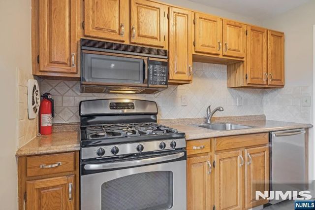 16 Knox Terrace 2D, Wayne, NJ 07470
