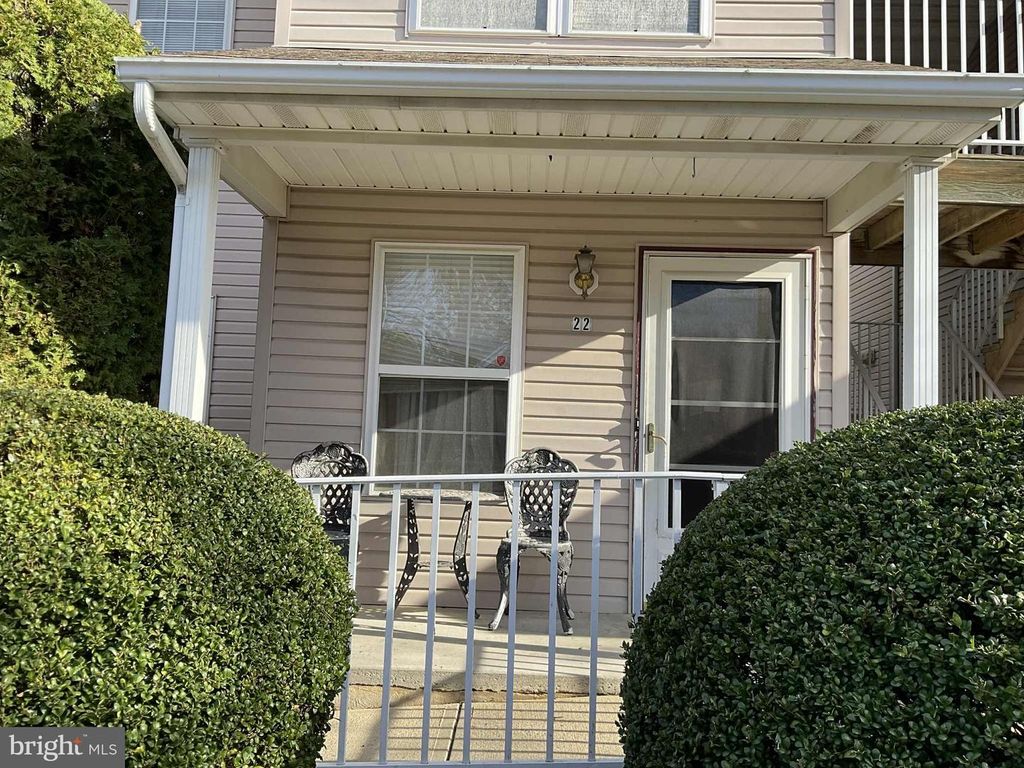 22 FAULKNER CT, Burlington Township, NJ 08016