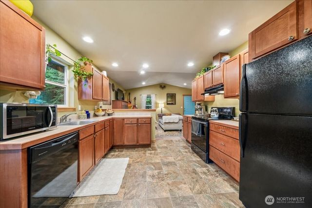 8918 129th Avenue Ct, Anderson Island, WA 98303